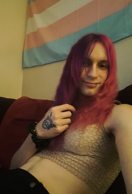 Paskie Songbird star sex photo