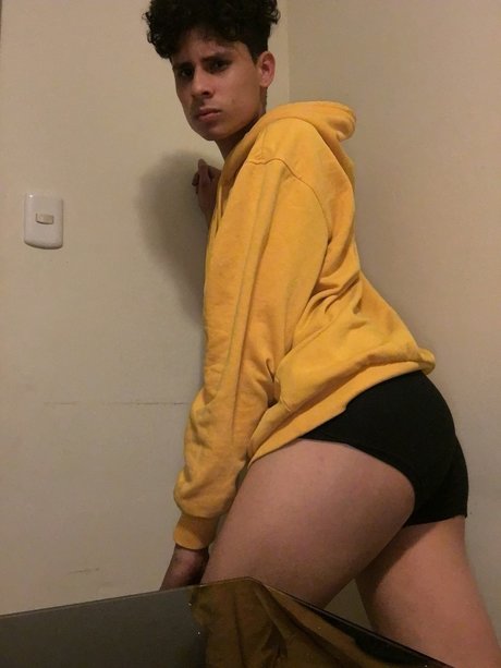 Papitas fritas model exclusive pic