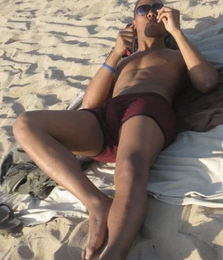 Luis Santos model hot pic