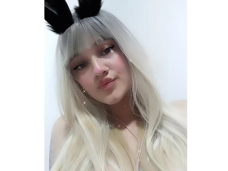 Paola Prada exclusive actress archive