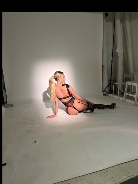 Paige Booth hot model galleries