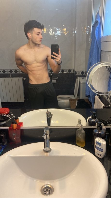 Aleix Lexan naked pornstar image