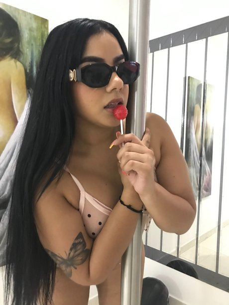 Penelope69 model picture