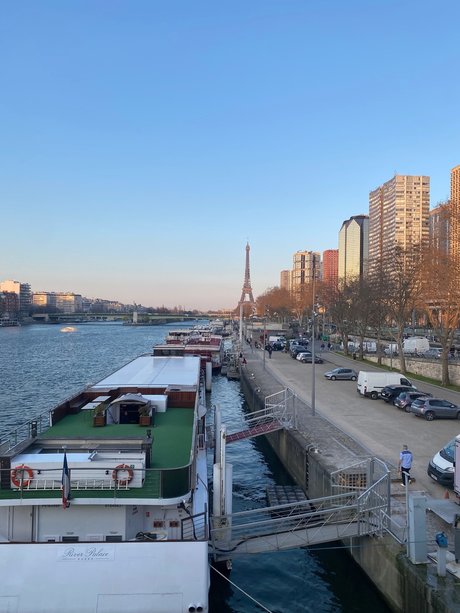 P in paris erotic model pic