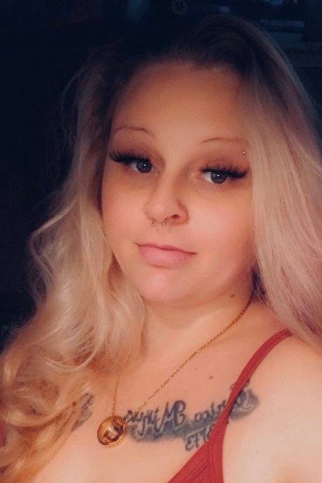 Peechesz28 hot pornstar pictures