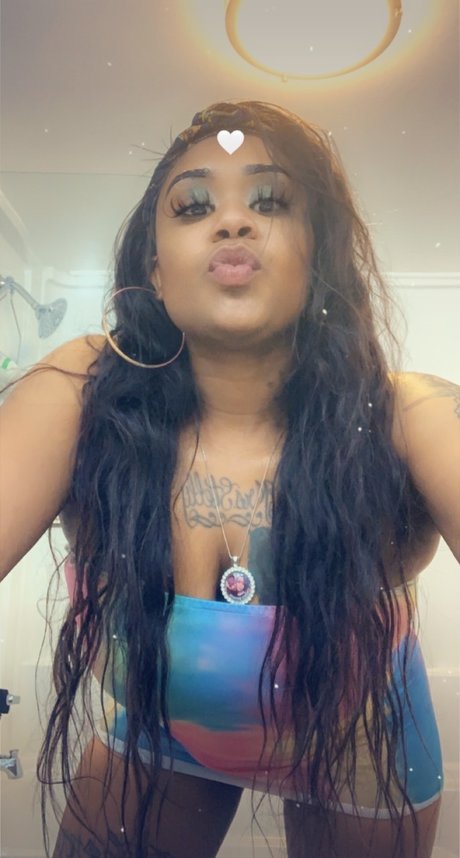 Chanel Diamonds best model pic