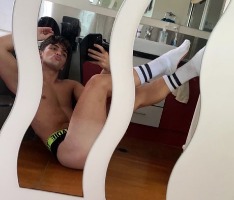 PEACHY101 adult model image