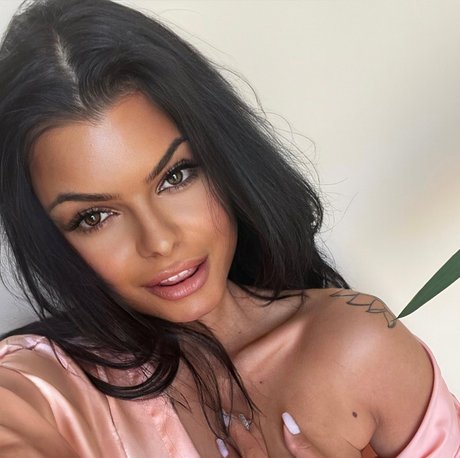 Saraj_ pornstar nudes photos