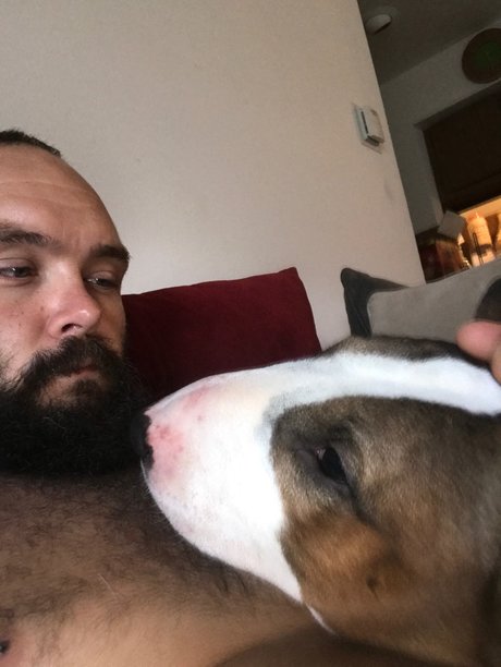 Dadbod86 model photo