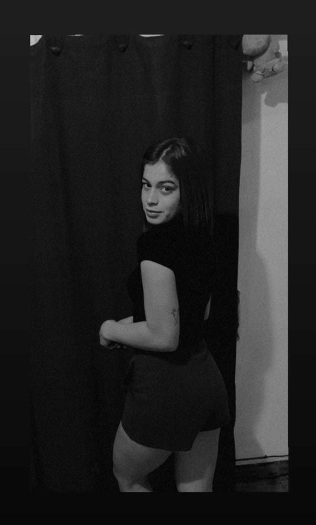 La nena pornographic model pic