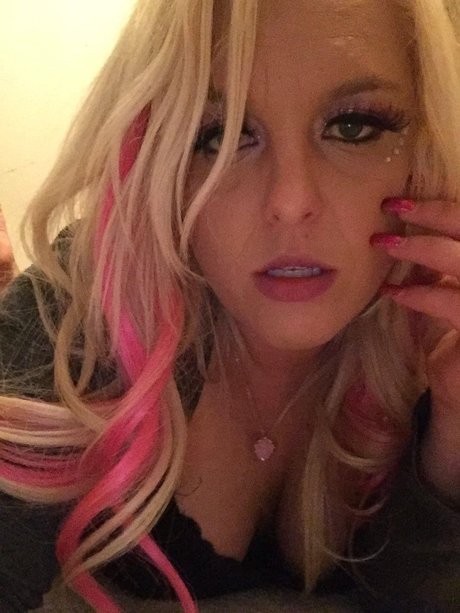 Pink Sprinkle hot model photo