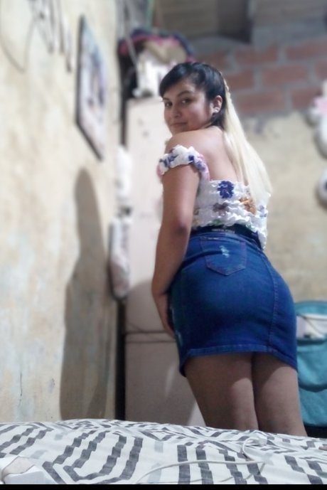 Pilii naked model photos