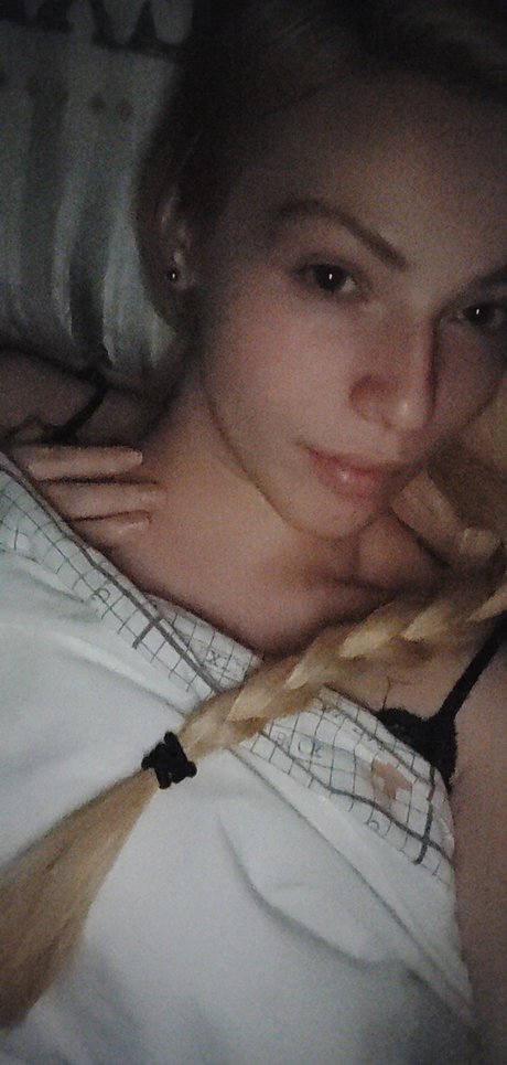 Alya L_ star hd picture