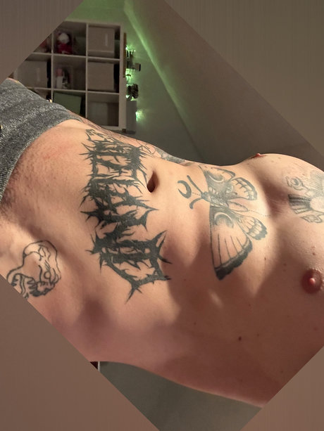 Ty LaGlace nude pornstar pictures