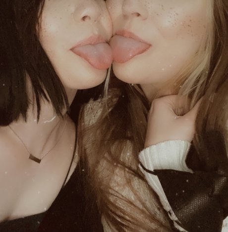 Violet amp amp Ivy model top photo