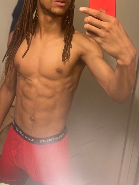 Cinnamon wit a Twist_ adult model image