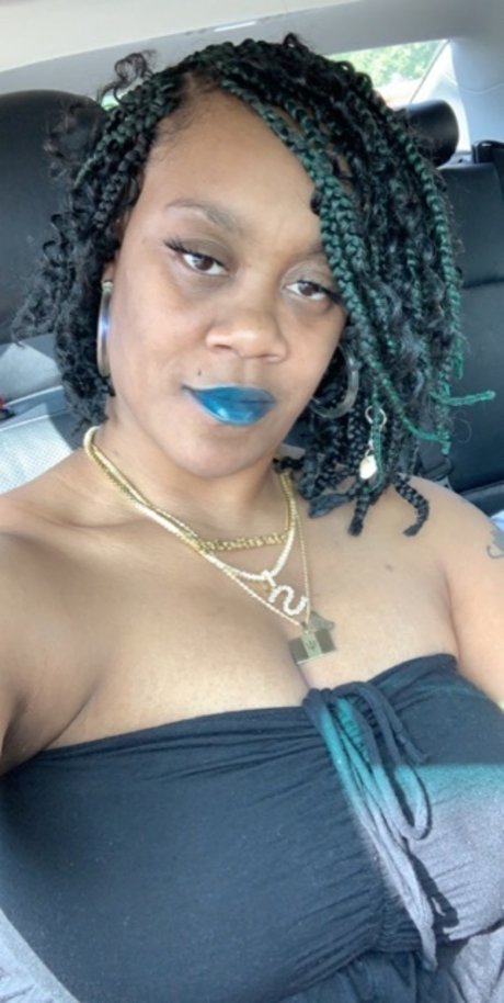 Phenix naked model pictures