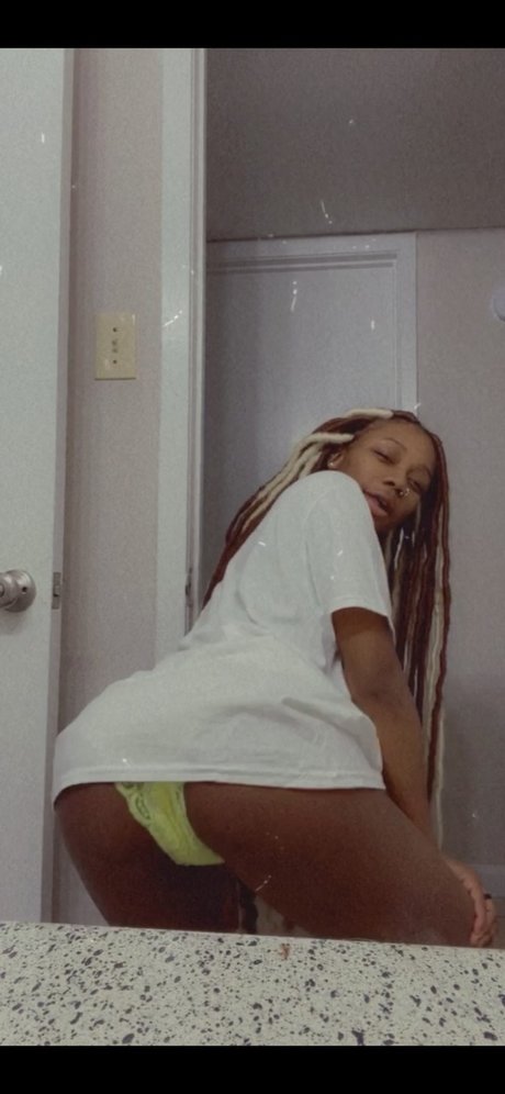 Phatts_ hot model photo