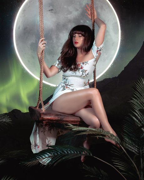 PETRA BANX_ pretty actress image