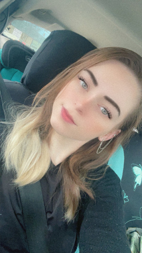 Shina beautiful actress pictures