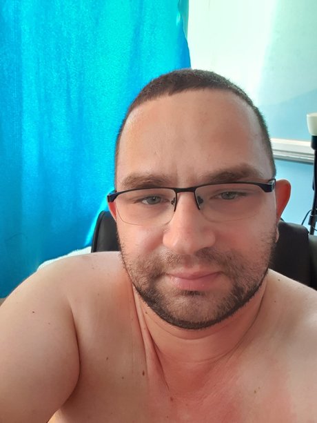 Petike1984 star free gallery