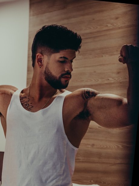 Petes Evans pornstar naked image