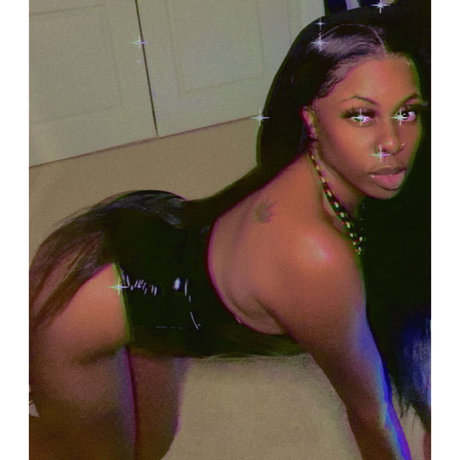 VioletNoir pretty pornstar pics