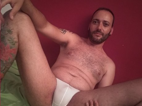 D T G free model photo