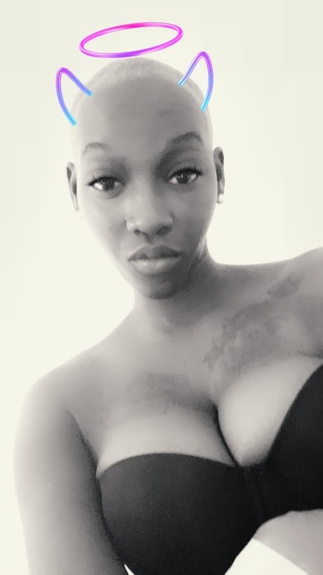 Bald and chocolate star nudes photos