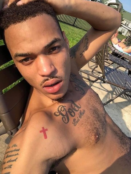 TheGoldenAries exclusive model pics