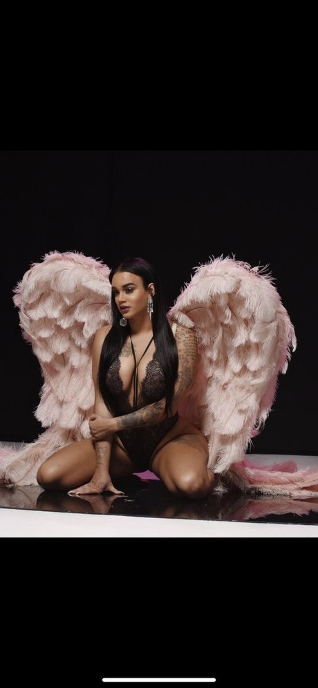 Jasmine Santana sexy actress photo