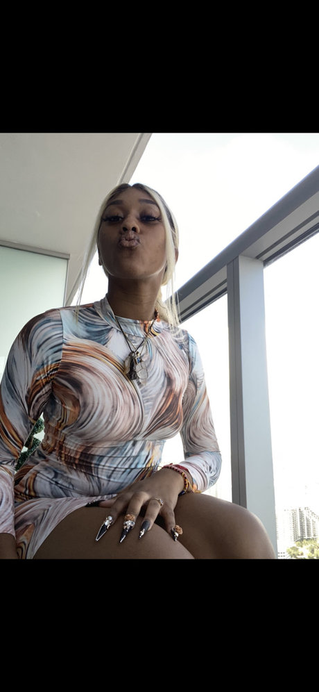 Graceful g star art picture