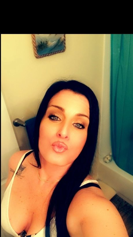 Crystal hill model nude img