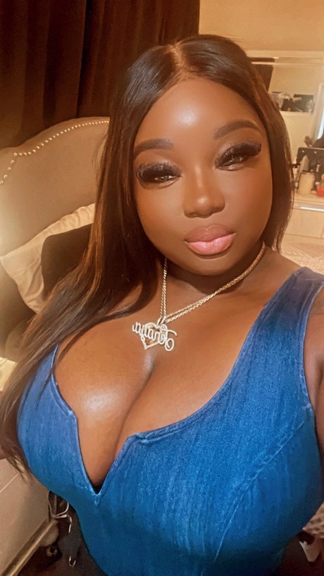 ___thirtyone_ star nude image