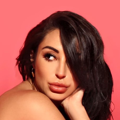 ChristianaCinn model hd pics