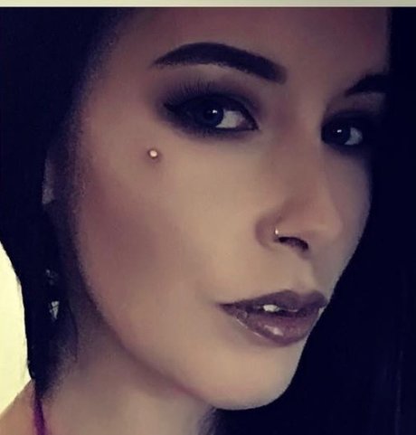 Chloe Keller naked pornstar pic