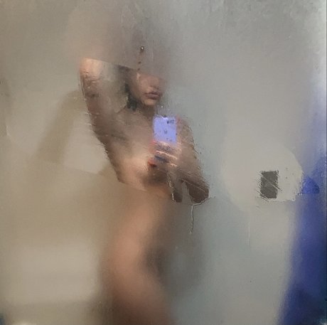 pouty girl_ star high quality pics