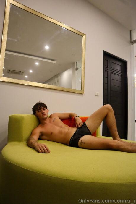 Connor Robinson star top archive