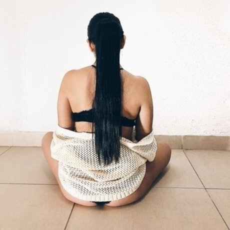 Poly OF star porn img