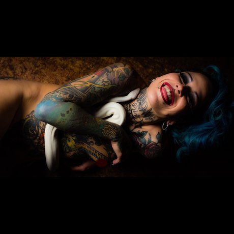 Miss PoisonBlue erotic actress pic