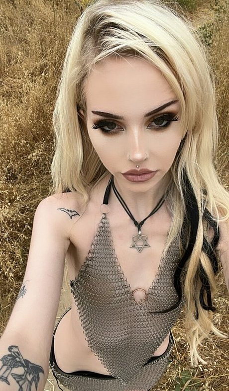 Kirsten Kaye exclusive model images