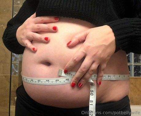 potbellywife hot pornstar img