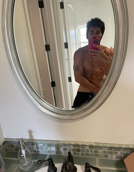 toddysmith exclusive model pic