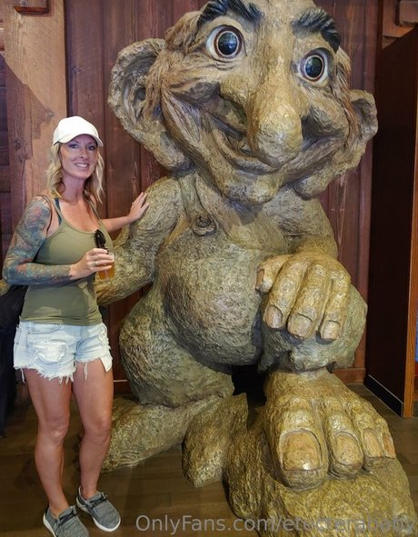 etecterababy nudes model photos