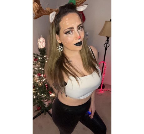 DaniLou naked pornstar pictures