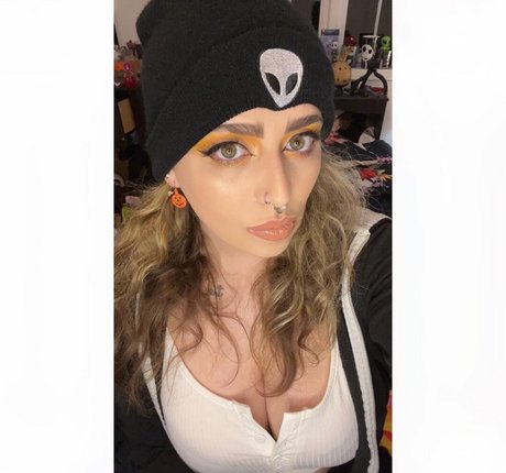 DaniLou nudes model photos