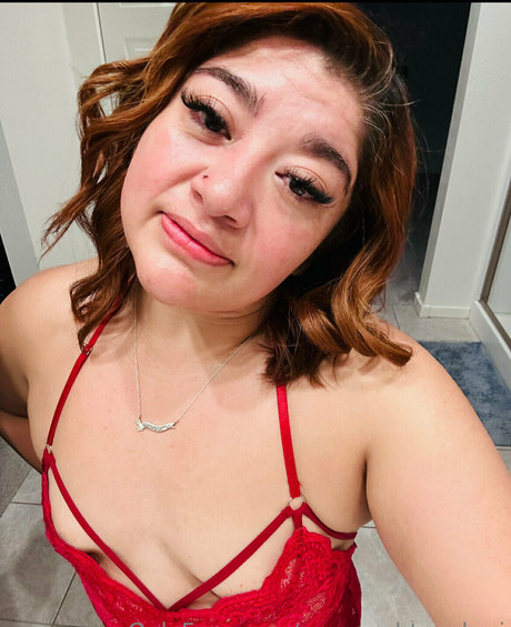 mynaughtyyukari nice model image