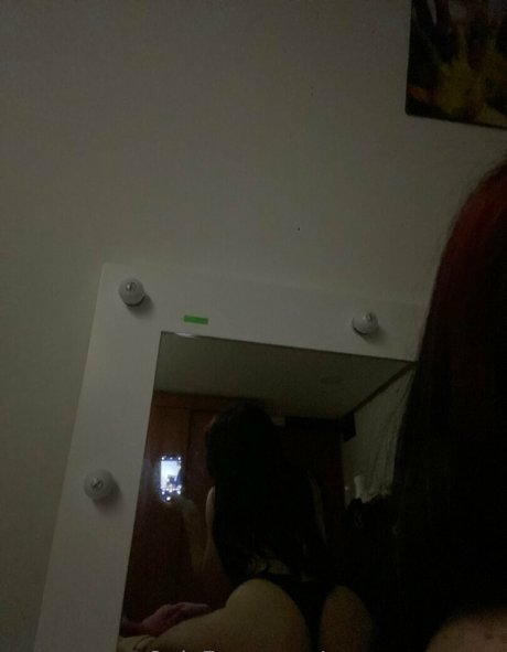 caroamayaaaa naked model images