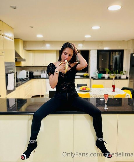 sweet amberxx model naked image