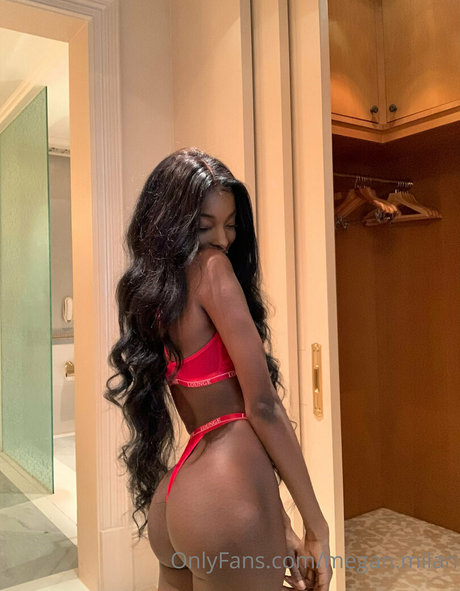 Megan Milan model hot img